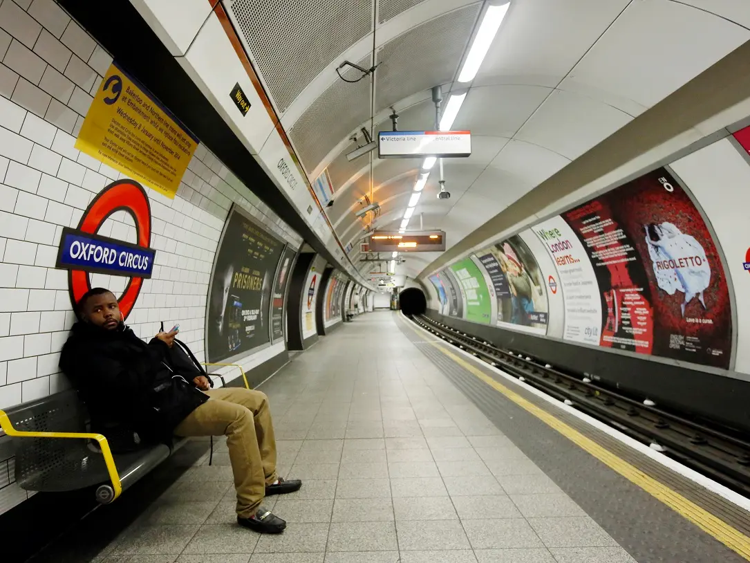 London Tube: Map and Tourists Guide to the London Subway